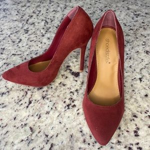 Size 6 suede heels by Shoe Dazzle